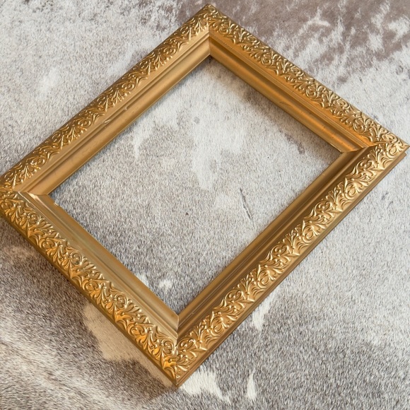 VINTAGE Shabby Chic Gold Empty Frame 11”x14” Opening 8”x10” - Picture 3 of 16